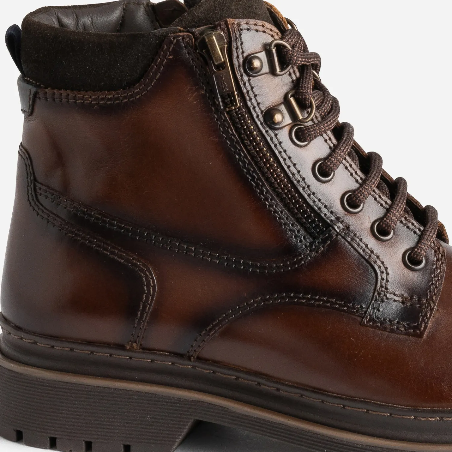Eram Boots^Boots à lacet marron en cuir semelle crantée COGNAC
