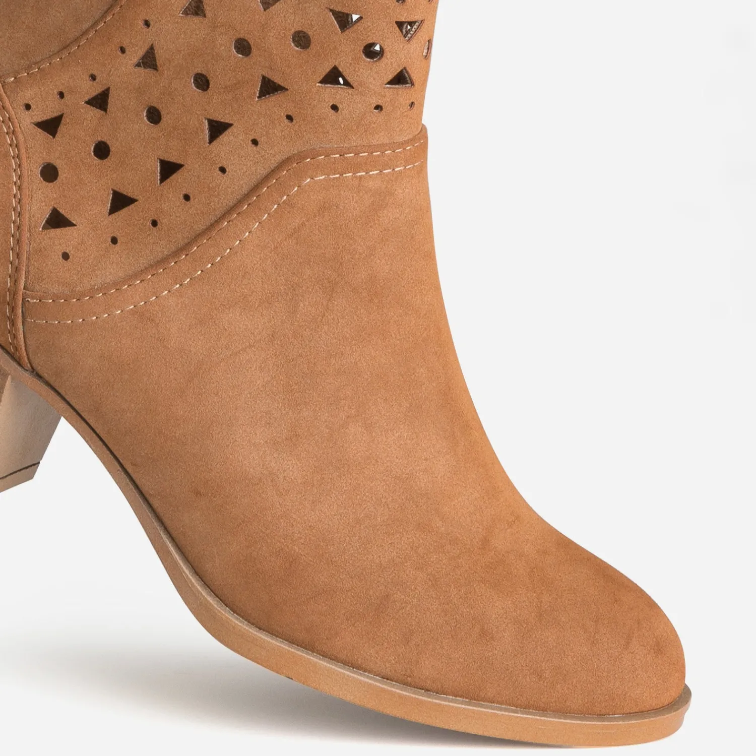 Eram Boots^Boots suédé détails perforés CAMEL