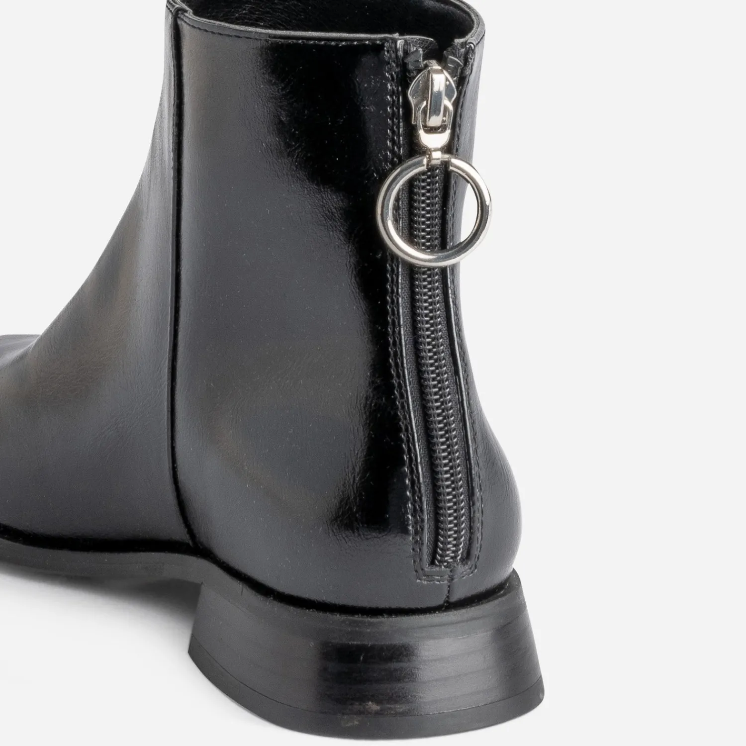 Eram Boots^Boots glacé avec zip arrière NOIR