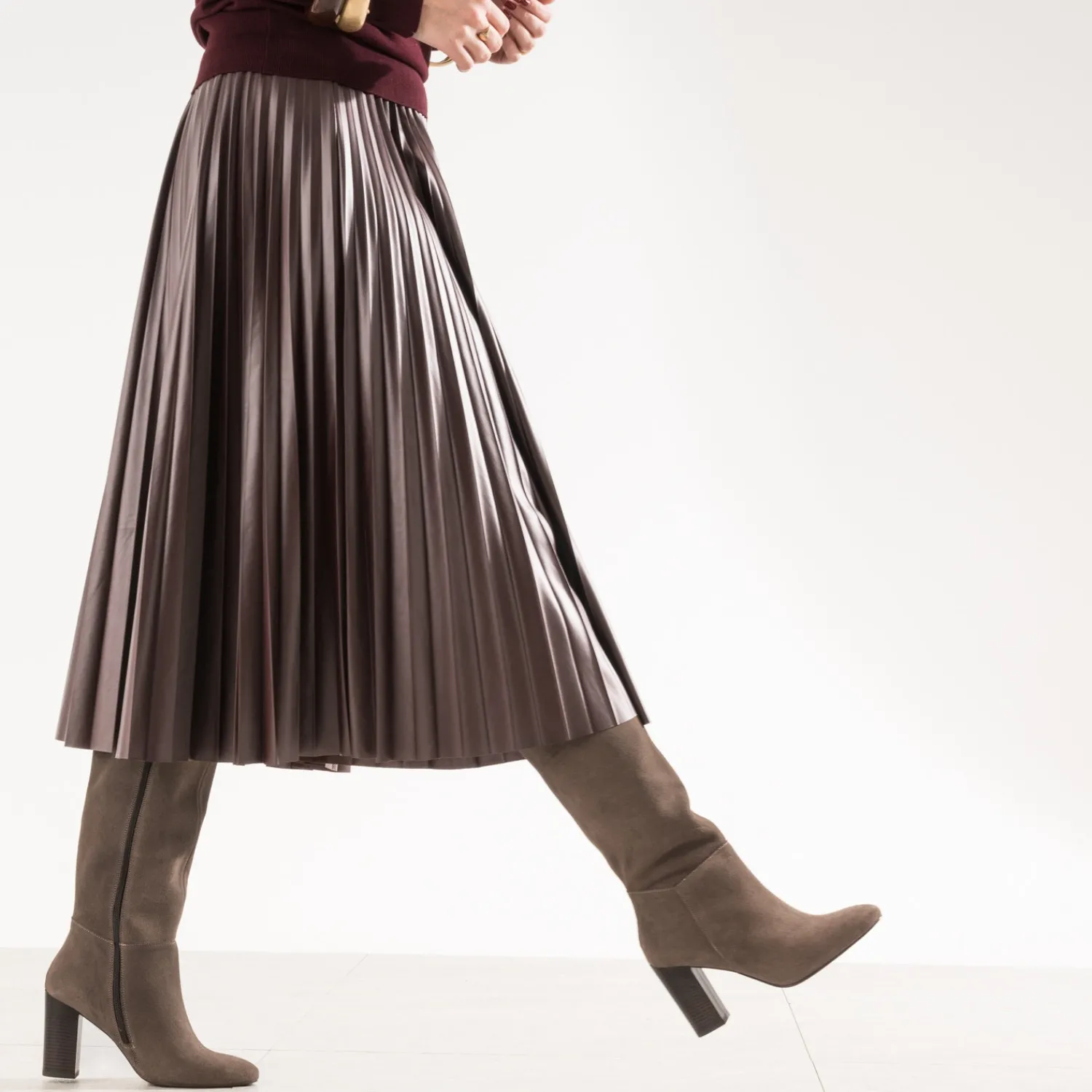 Eram Bottes^Botte taupe cuir velours MARRON