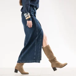 Eram Bottes^Botte TEXTO en cuir velours éco-conçu à tige plissée TAUPE