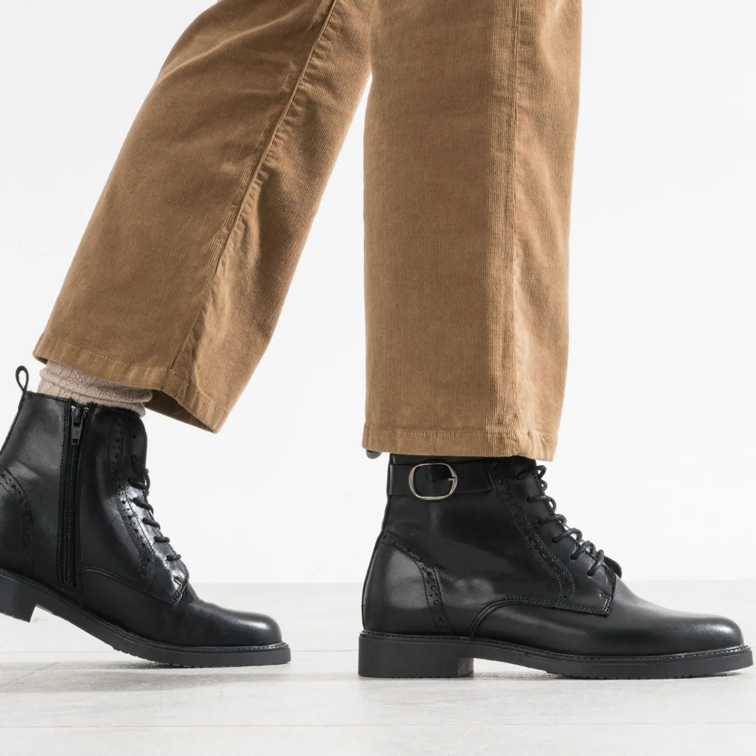 Eram Boots^Bottine e cuir détails perforés NOIR