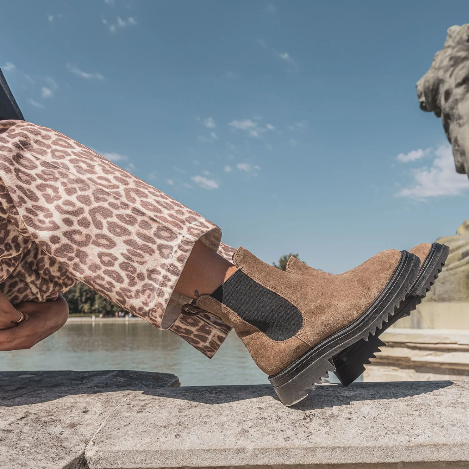 Texto Boots^Chelsea boots beige foncé en cuir velours MARRON