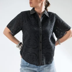 Texto Chemises & Blouses^Chemise e broderie anglaise NOIR