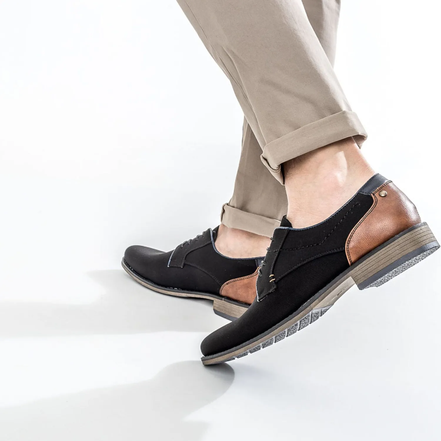 Eram Chaussures De Ville^Derby en textile NOIR