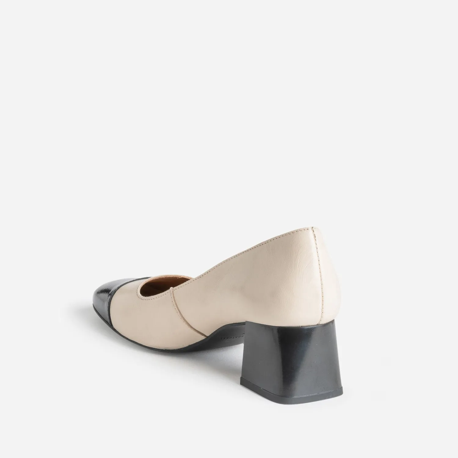 Eram Escarpins^Escarpin beige cuir bout noir verni CAMEL