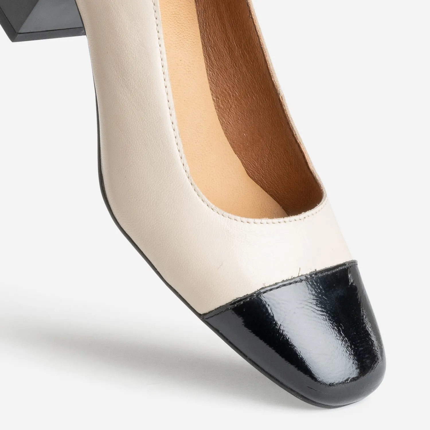 Eram Escarpins^Escarpin beige cuir bout noir verni CAMEL