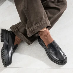 Texto Mocassins/Slippers^Mocassin cuir semelle crantée NOIR