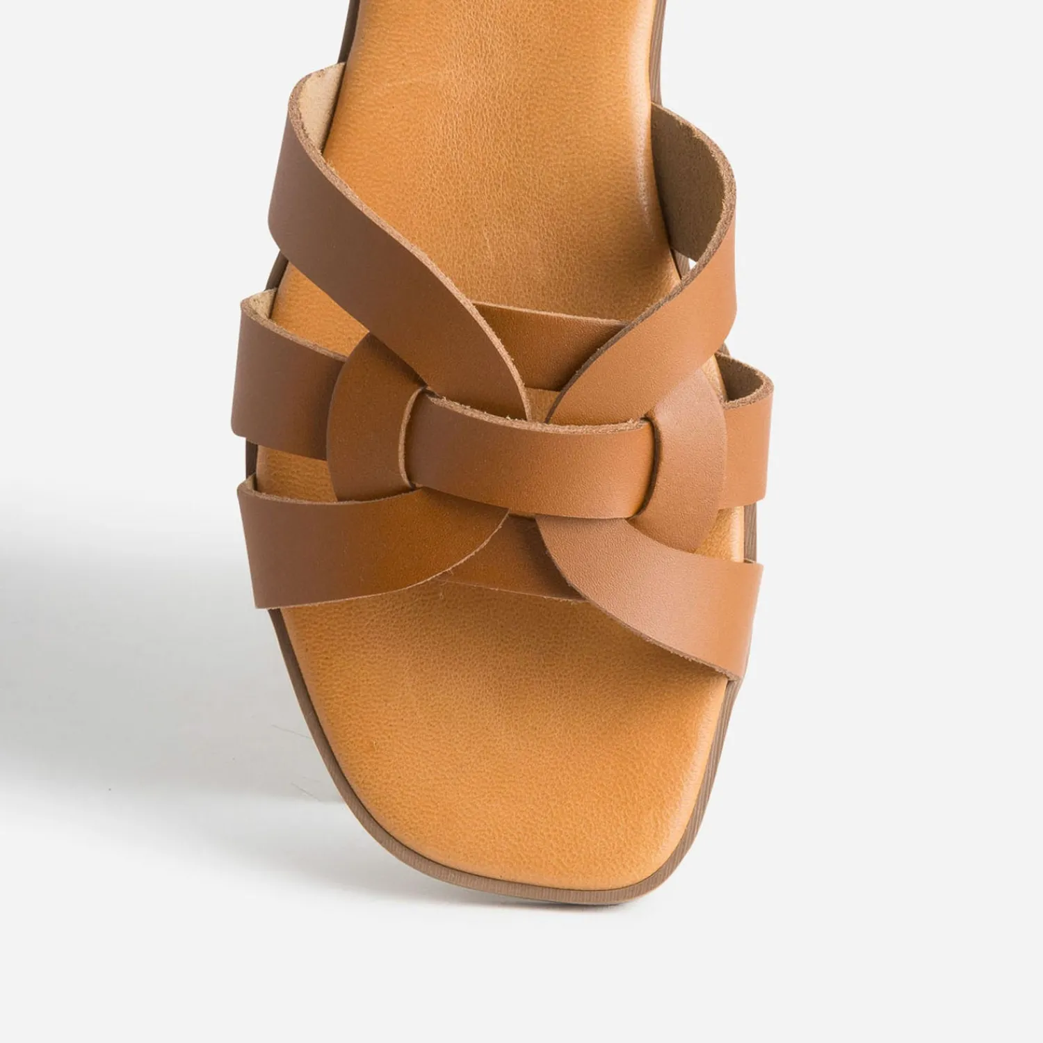Eram Mules/Tongs|Sandales^Mule camel cuir brides tressées COGNAC