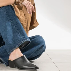 Texto Mules/Tongs|Sandales^Mule-santiag e cuir NOIR