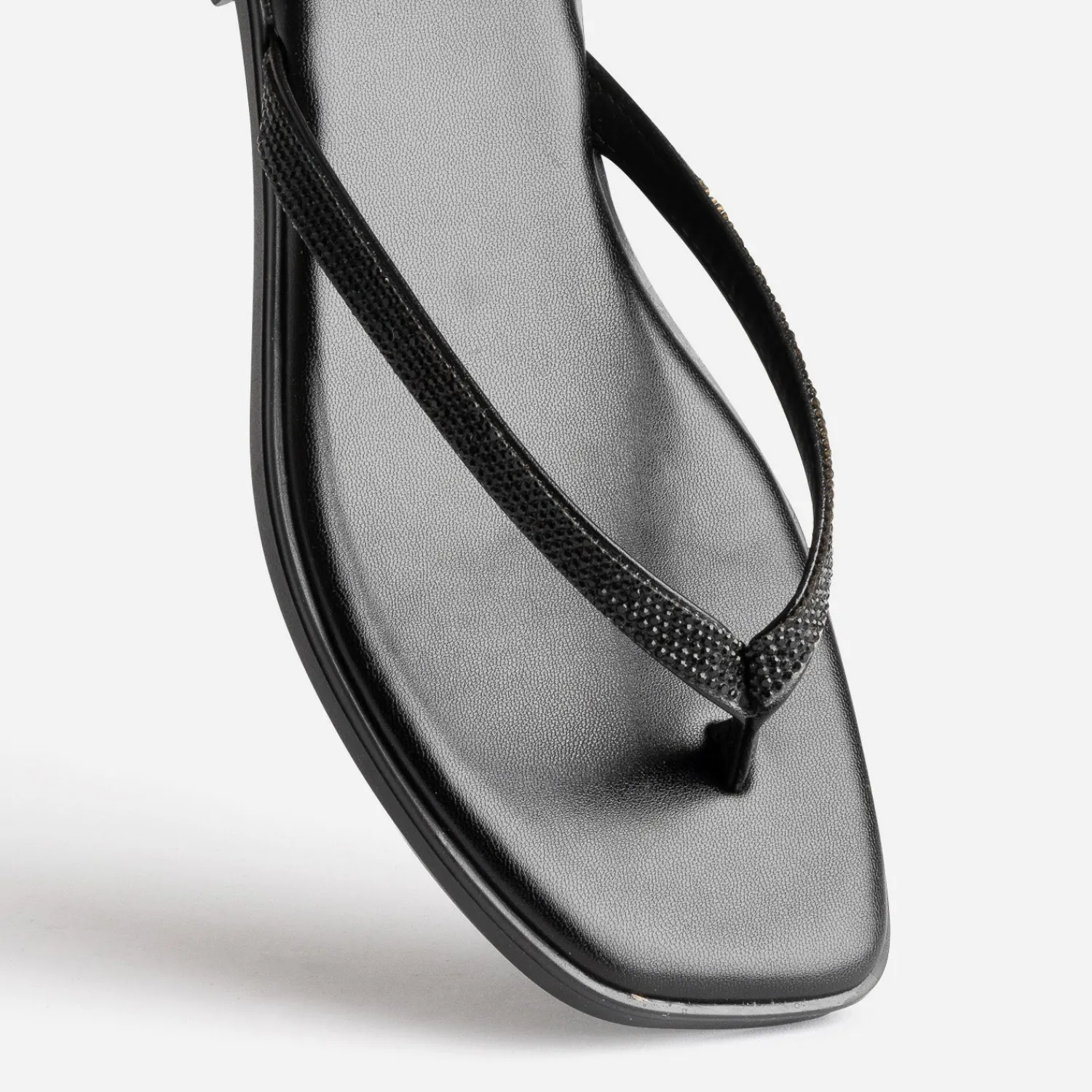 Texto Mules/Tongs^Mule-tong e brides strassées NOIR