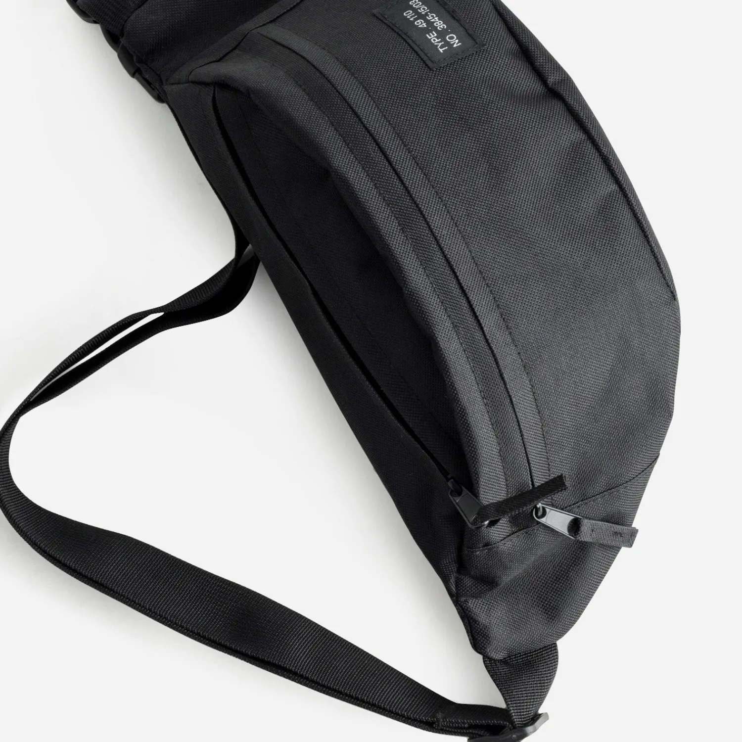 Eram Sacs|Sacs & Besaces^Sac banane nylon tissé mat NOIR