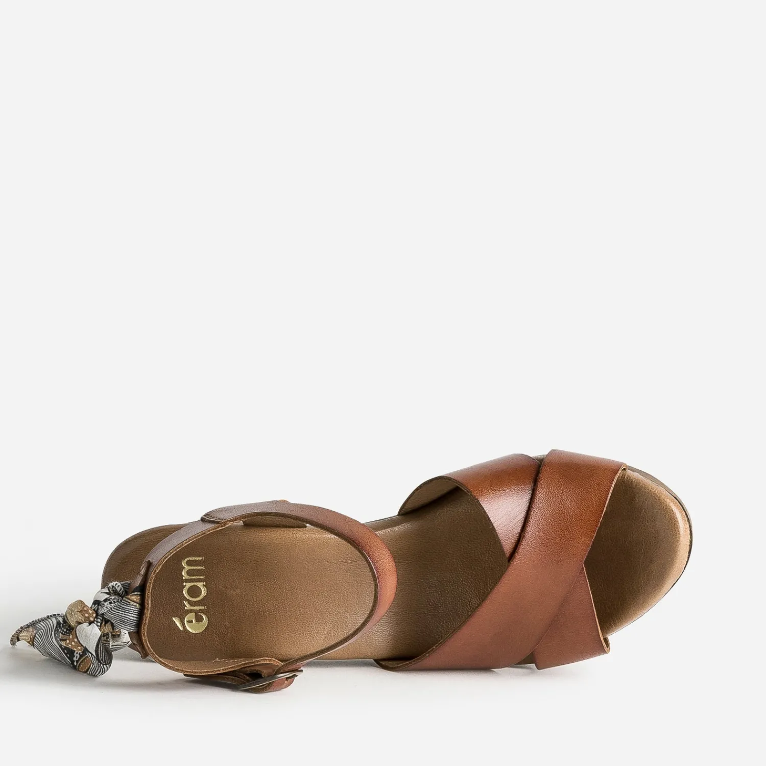 Eram Sandales^Sandale cognac en cuir éco-conçu détail foulard CAMEL