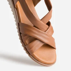 Eram Sandales^Sandale cognac en cuir souple éco-conçu CAMEL