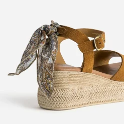 Eram Sandales^Sandale compensée cuir velours éco-conçu CAMEL