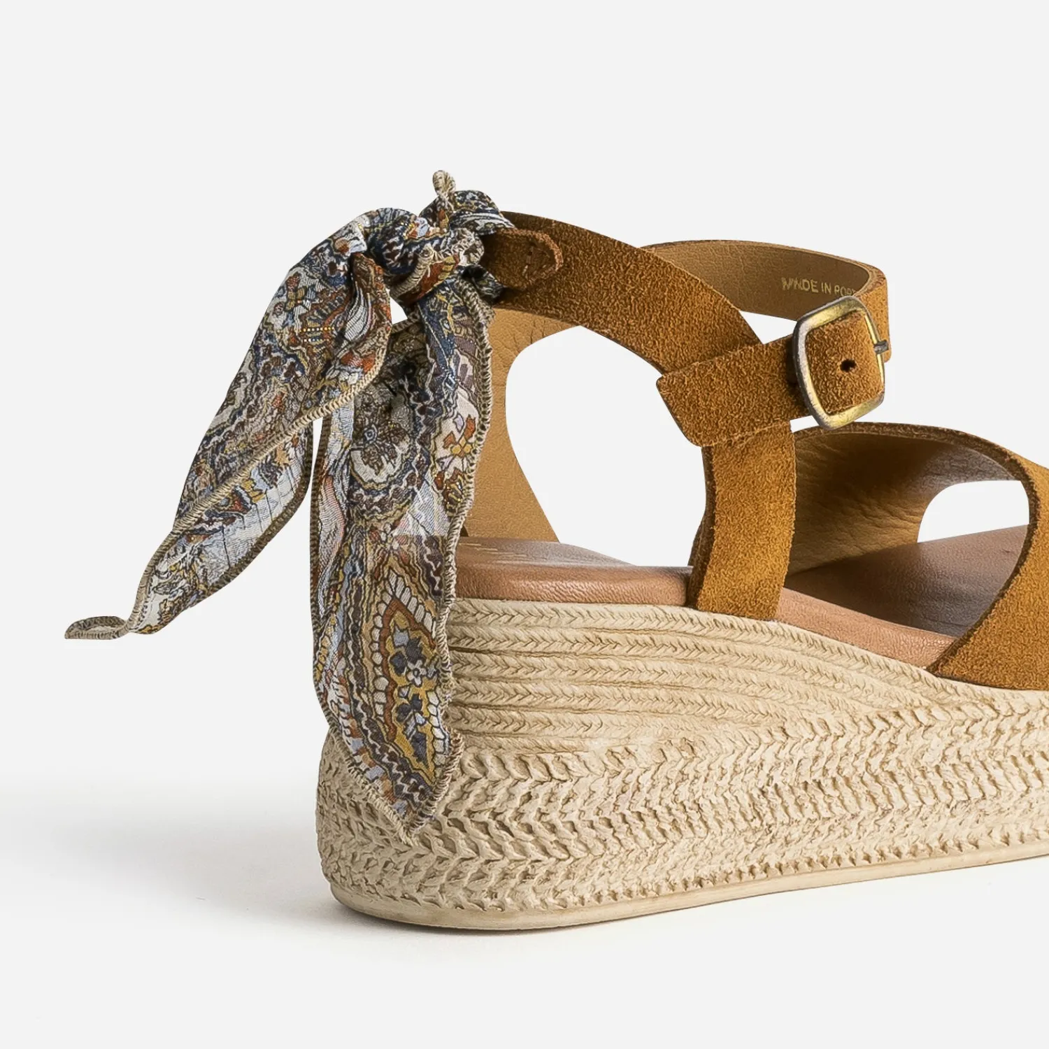 Eram Sandales^Sandale compensée cuir velours éco-conçu CAMEL