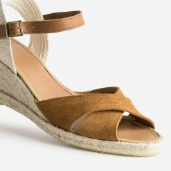 Eram Sandales^Sandale compensée en cuir velours éco-conçu CAMEL