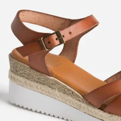 Eram Sandales^Sandale compensée cognac éco-conçue en cuir CAMEL