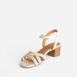 Eram Flex Sandales^Sandale beige clair en cuir verni ECRU