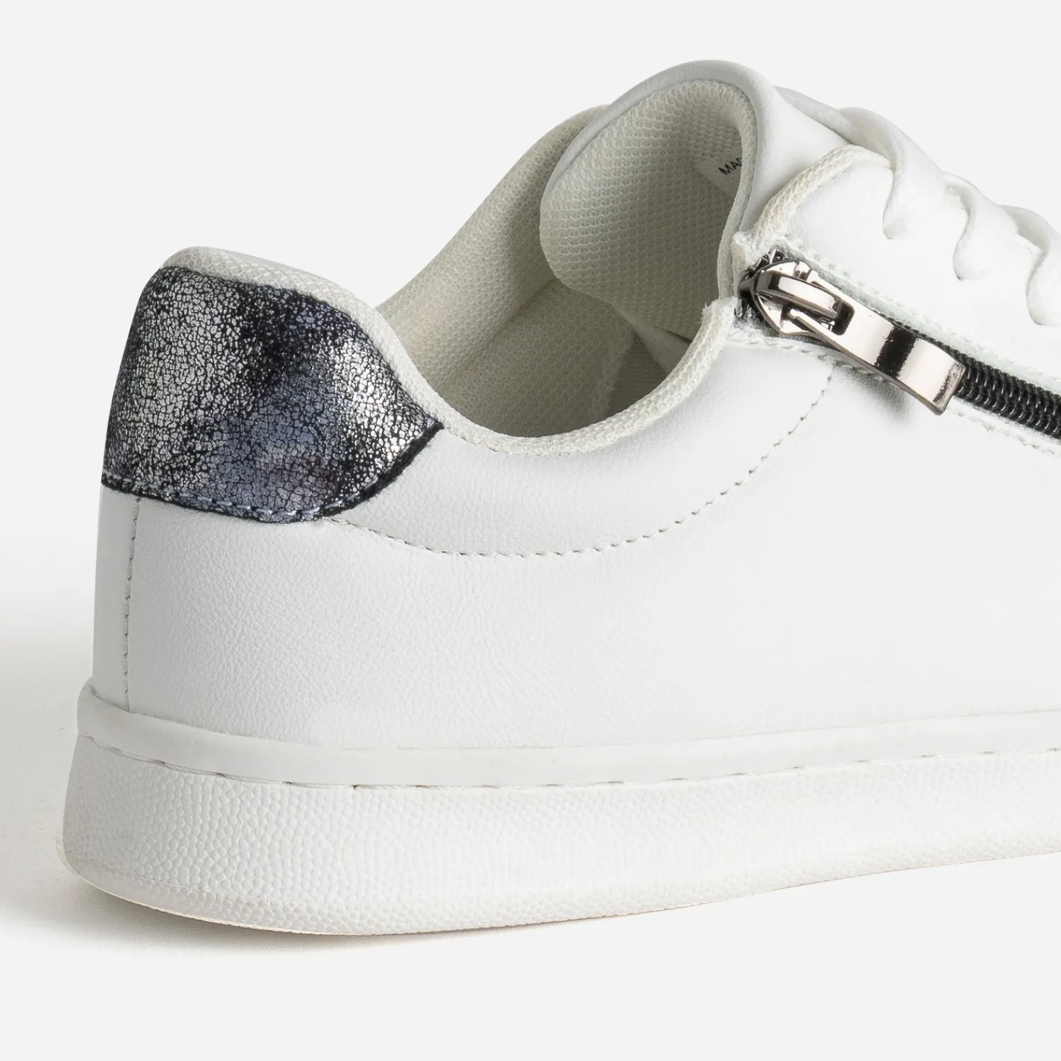 Eram Baskets^Tennis he contrefort marine irisé BLANC