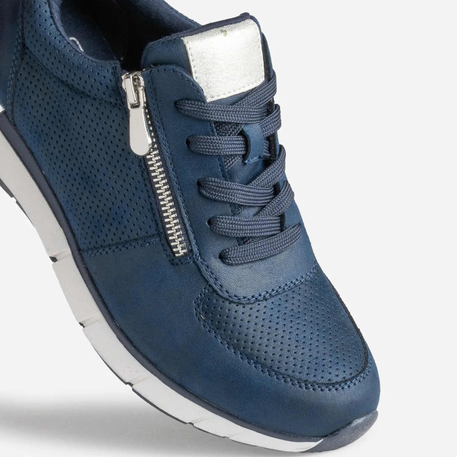 Eram Baskets^Tennis bleu perforée MARINE
