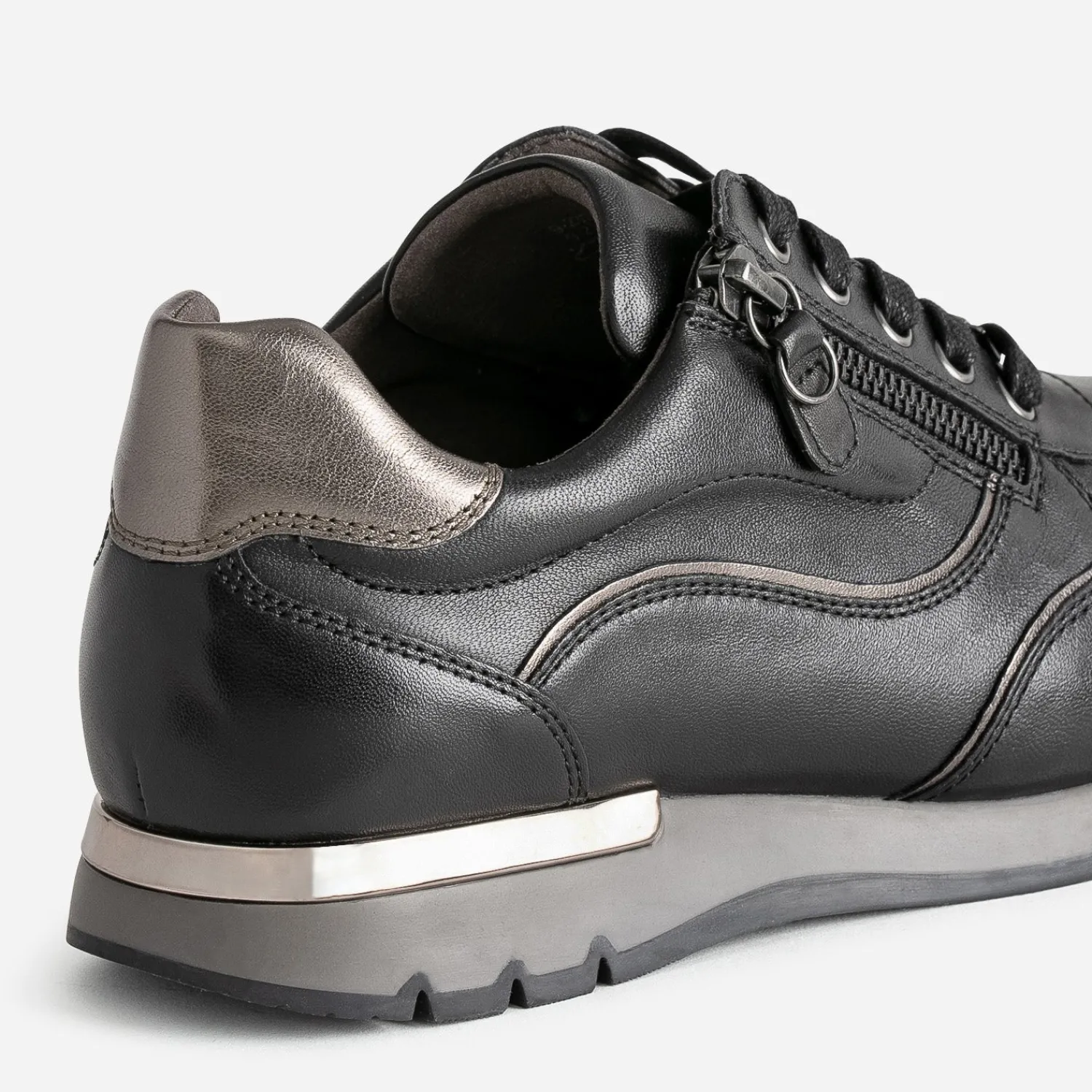 Caprice Baskets^Tennis e en cuir NOIR