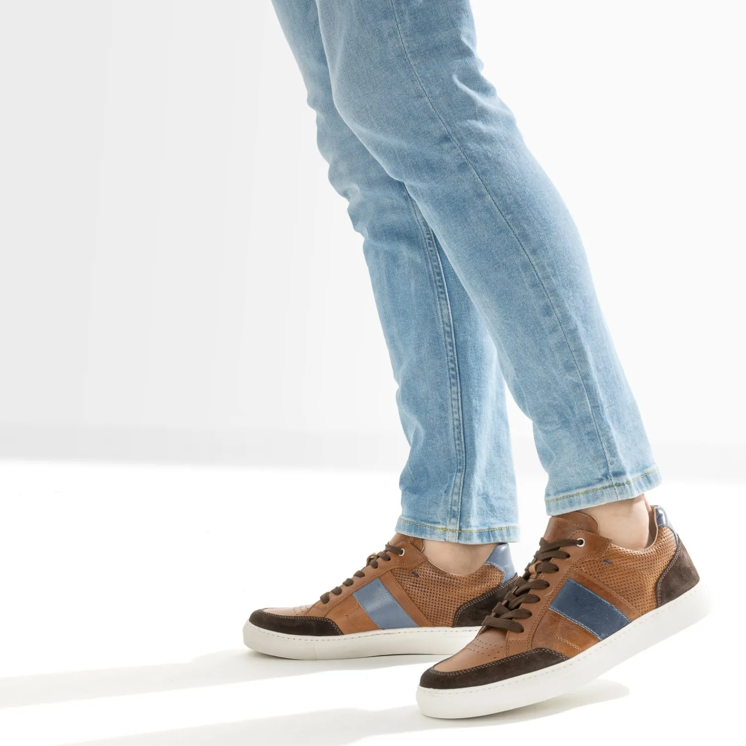 Eram Baskets/Tennis^Tennis en cuir détails couleurs COGNAC