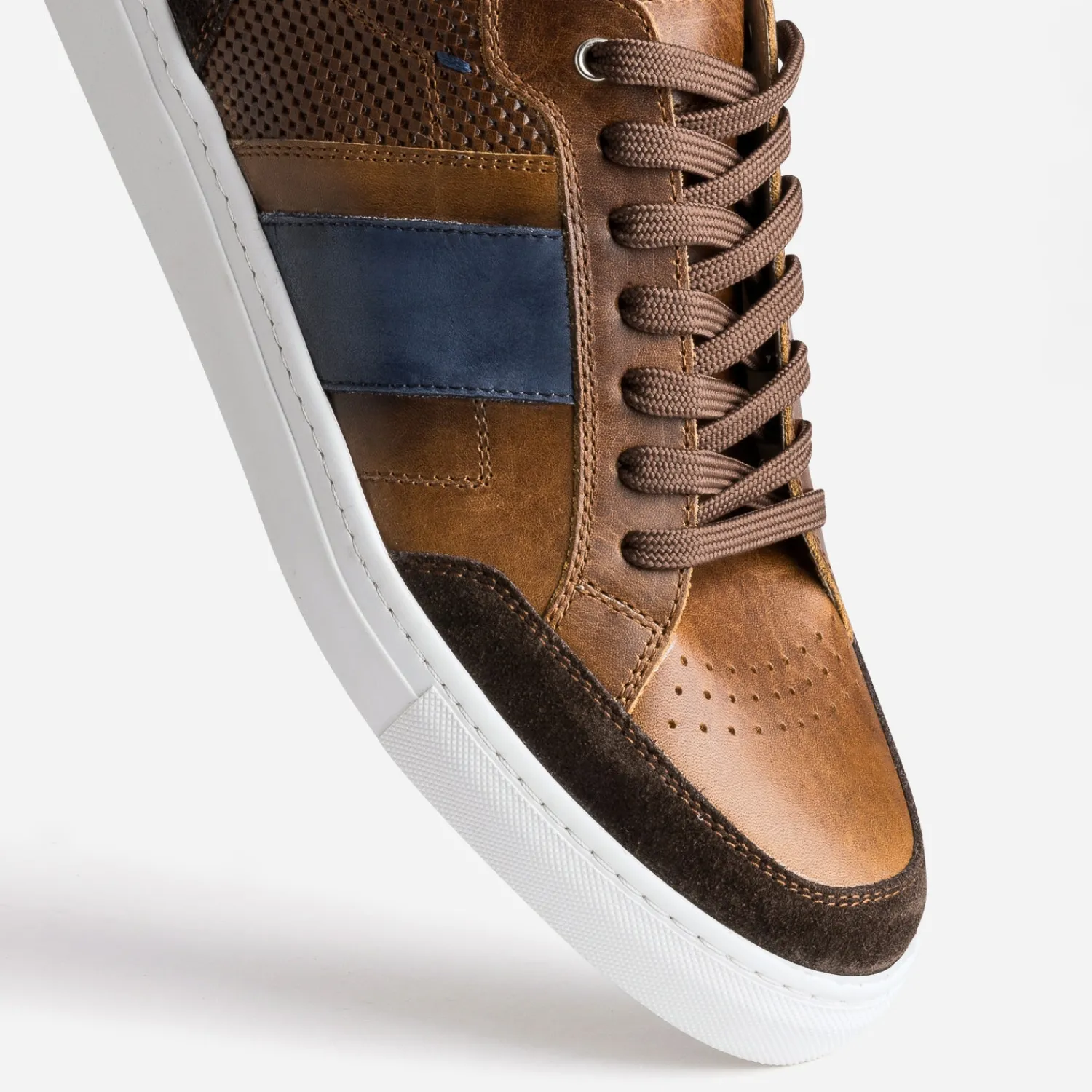 Eram Baskets/Tennis^Tennis en cuir détails couleurs COGNAC