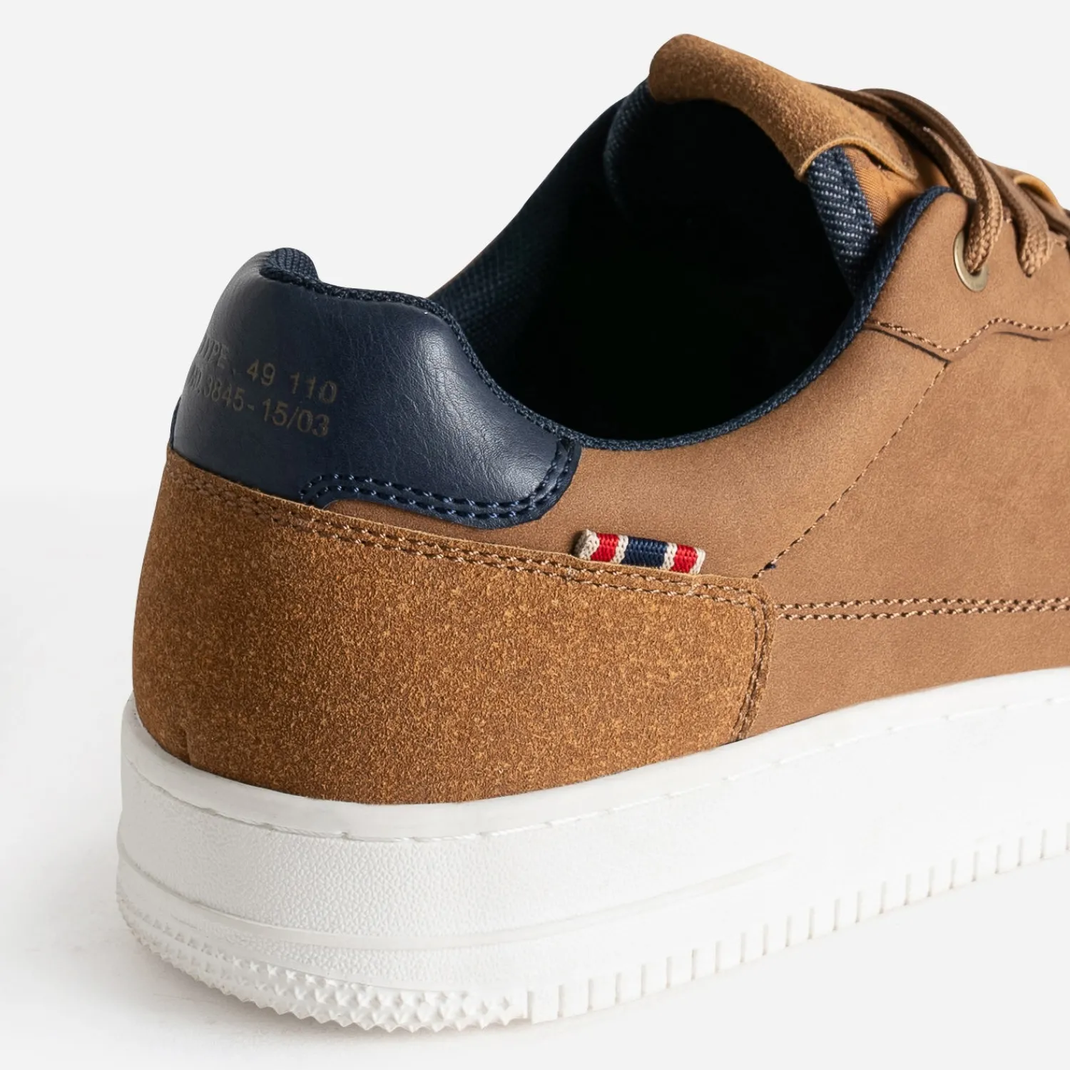 Eram Baskets/Tennis^Tennis suédé COGNAC