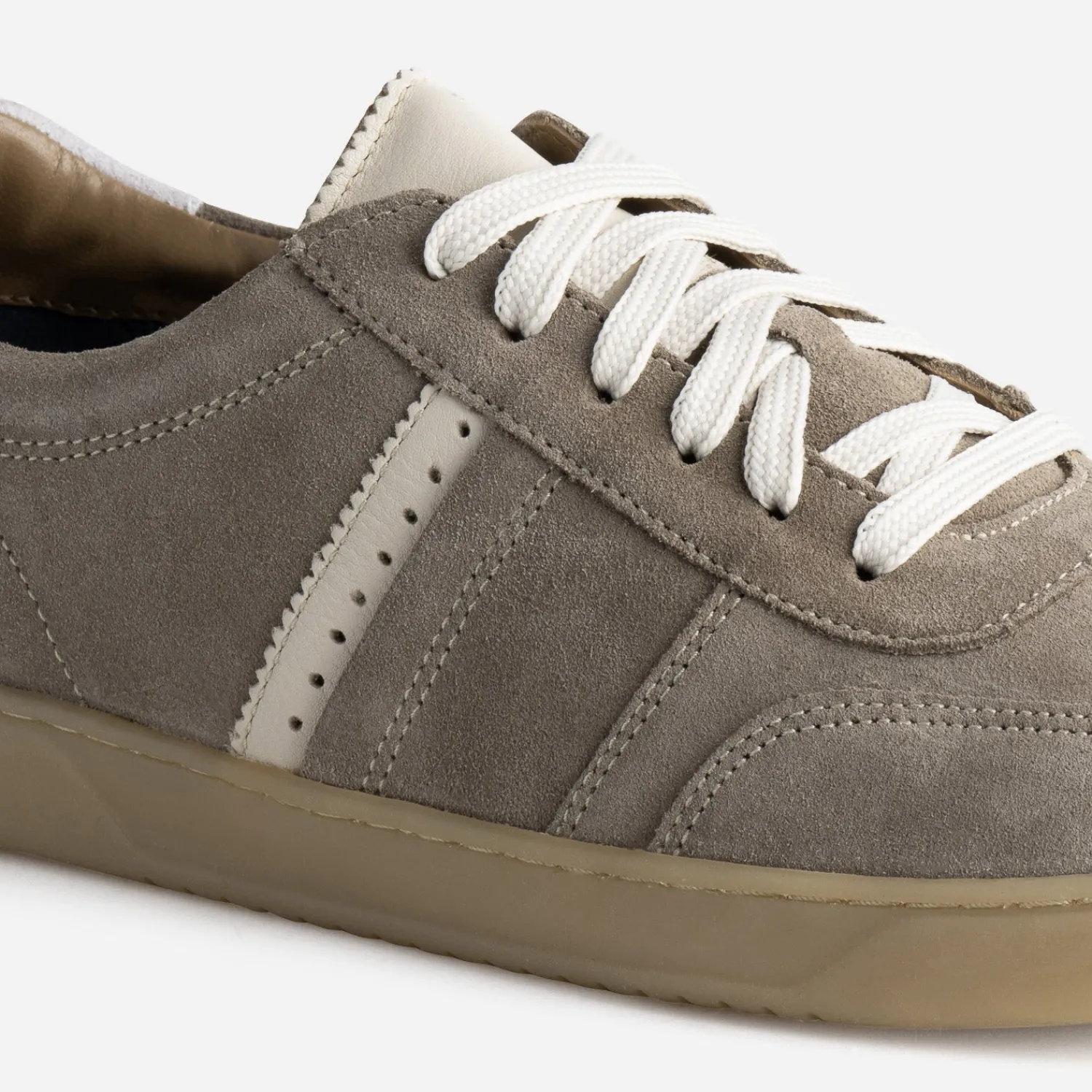 Eram Baskets/Tennis^Tennis homme cuir velours TAUPE