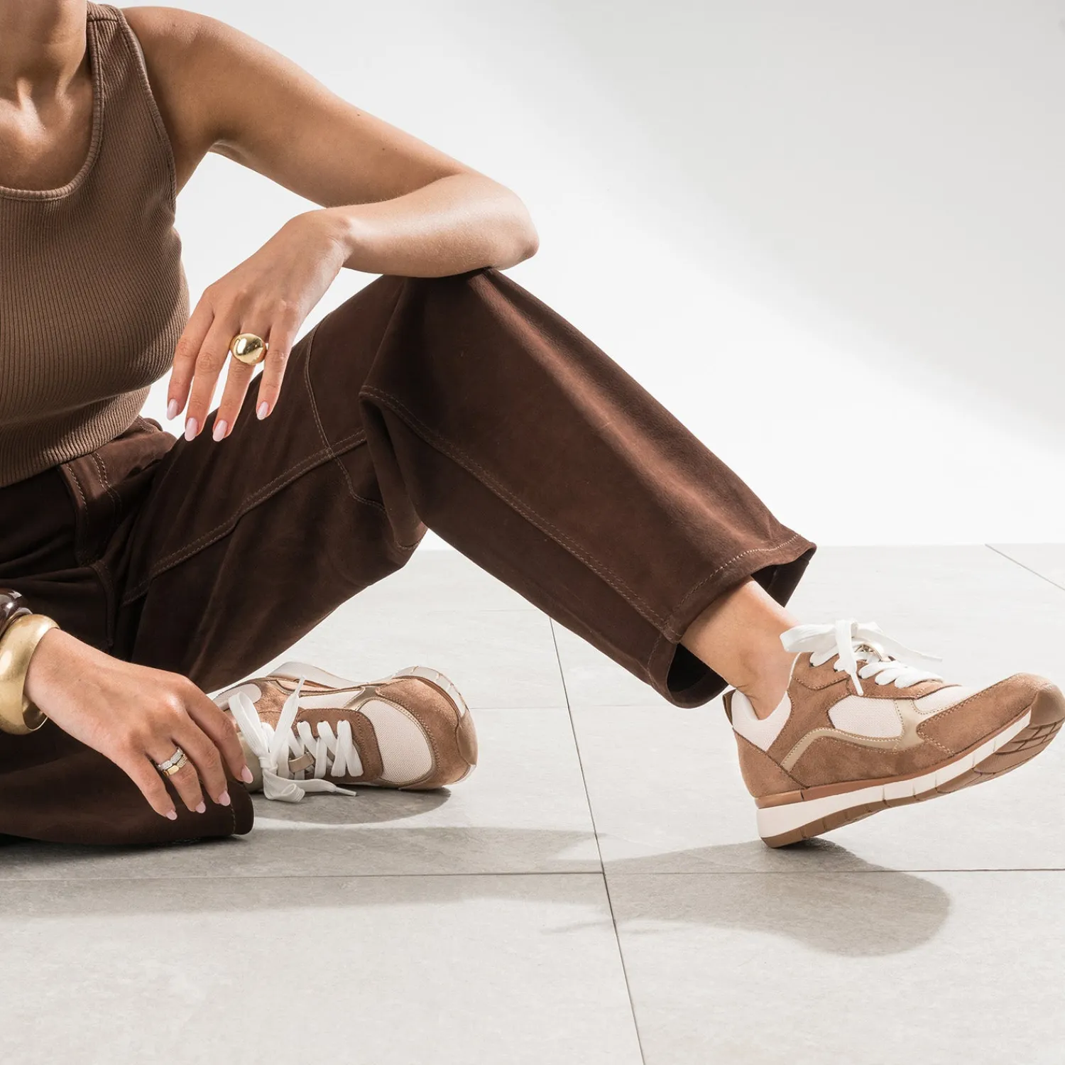 Eram Baskets^Tennis marron, beige et doré semelle amovible CAMEL