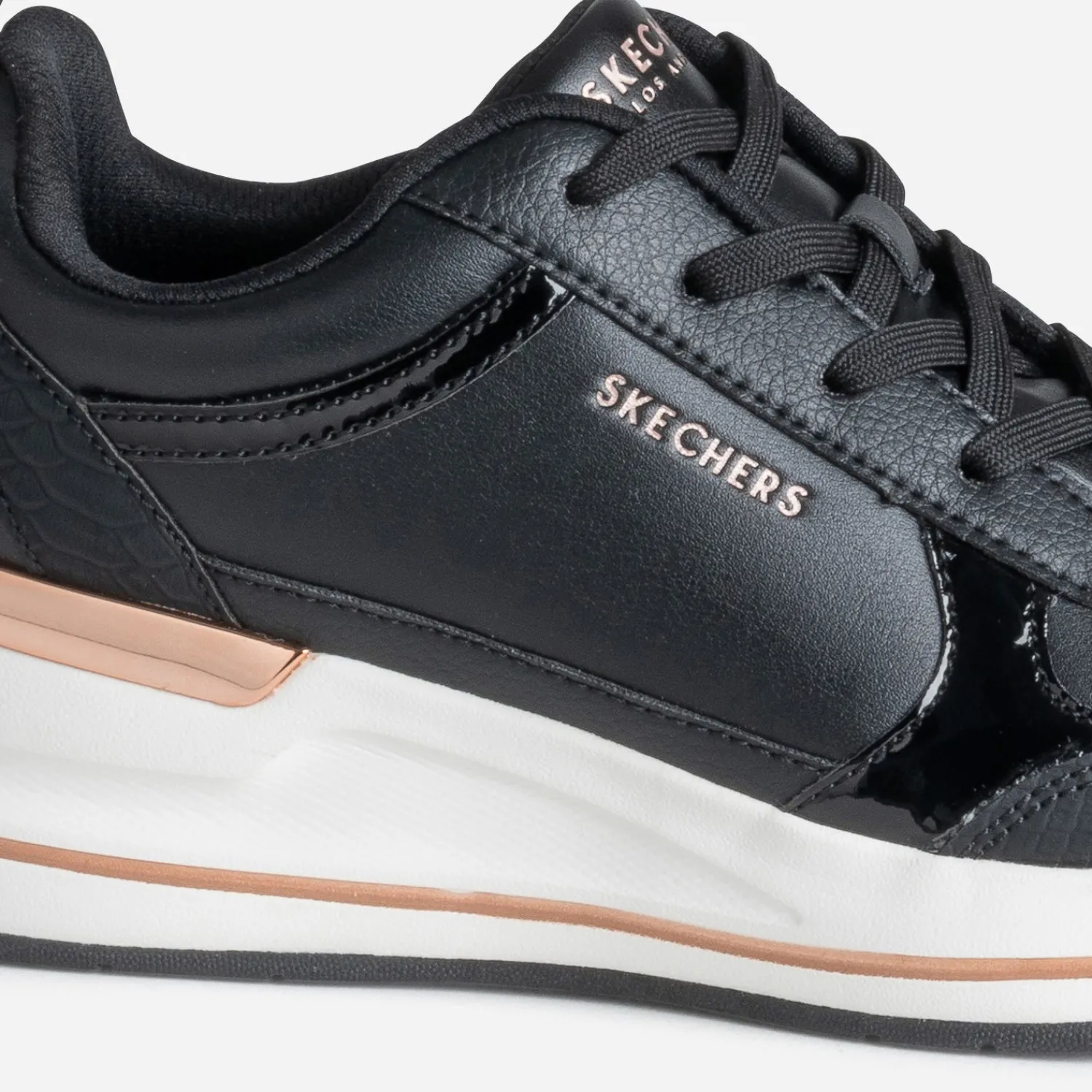 Skechers Baskets^Tennis e détails cuivrés NOIR